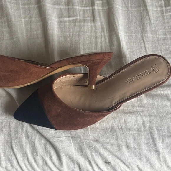 Two-Tone Pointed Toe Slip-On Mules in Brown and Black - Picture 2 of 3